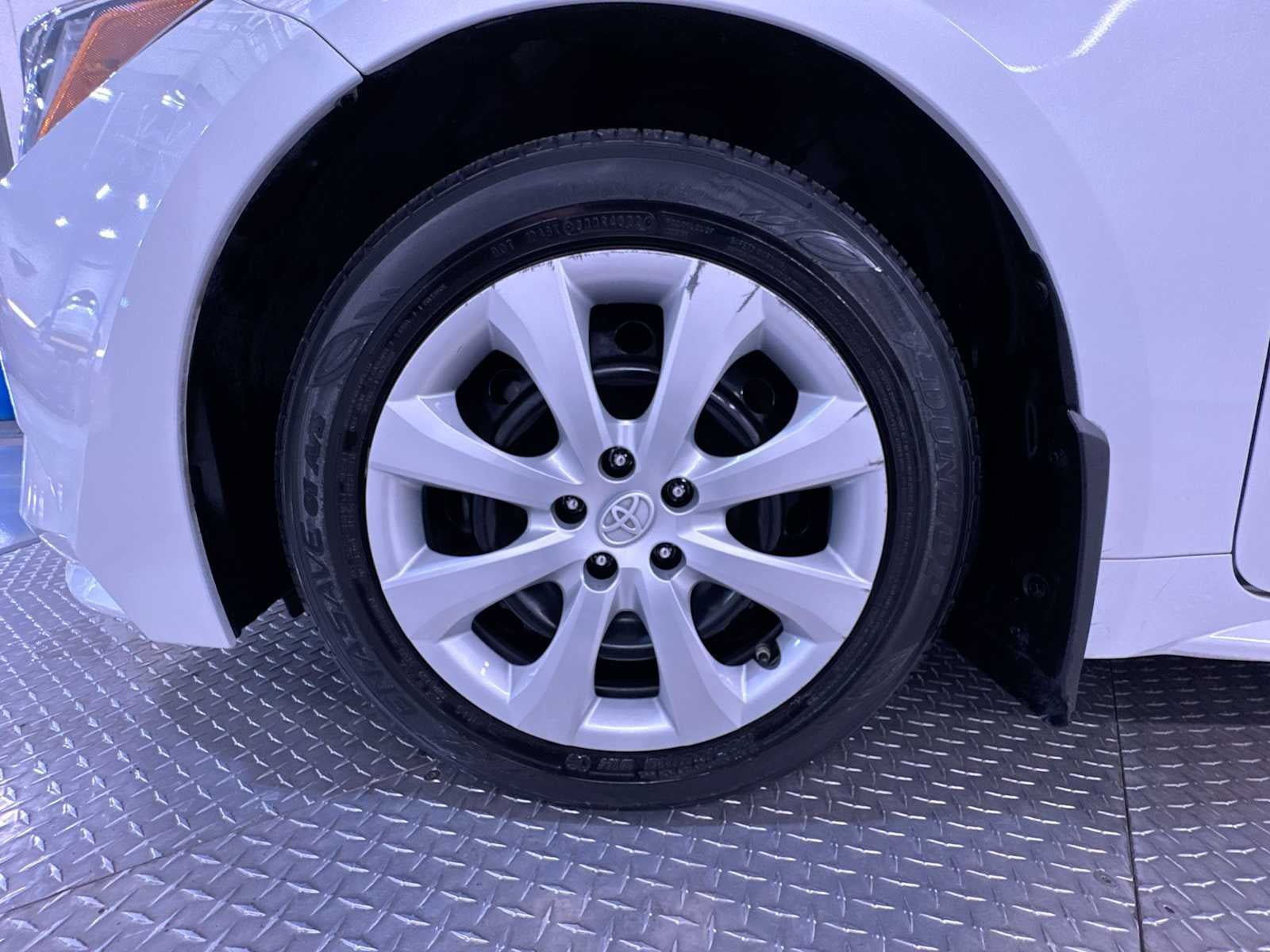 Used 2023 Toyota Corolla LE FWD image 2