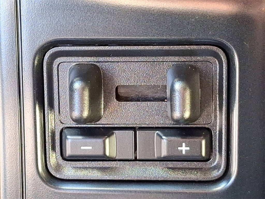 Used 2023 Ford F150 Lightning Platinum image 26