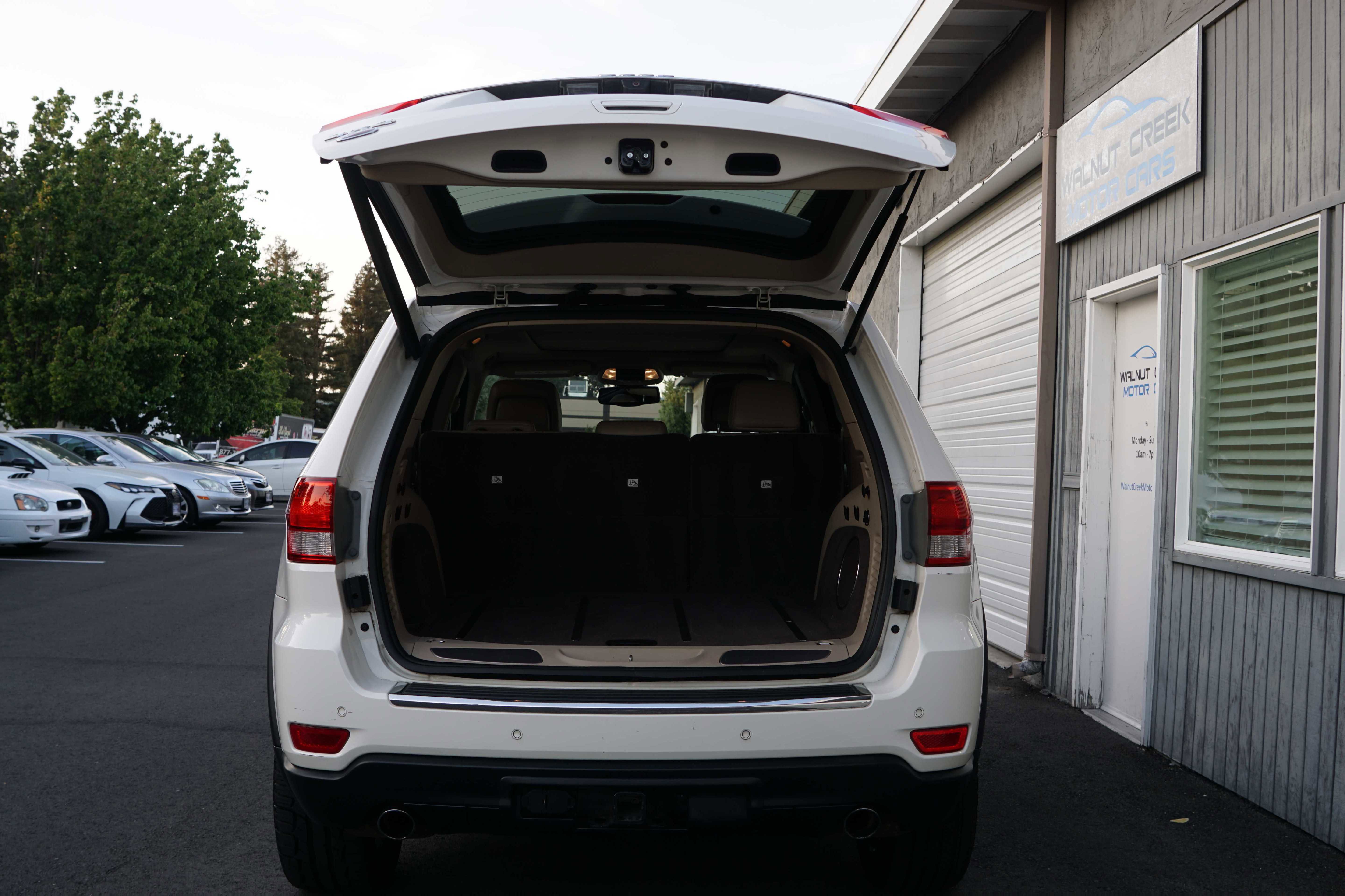 Used 2012 Jeep Grand Cherokee Overland image 15