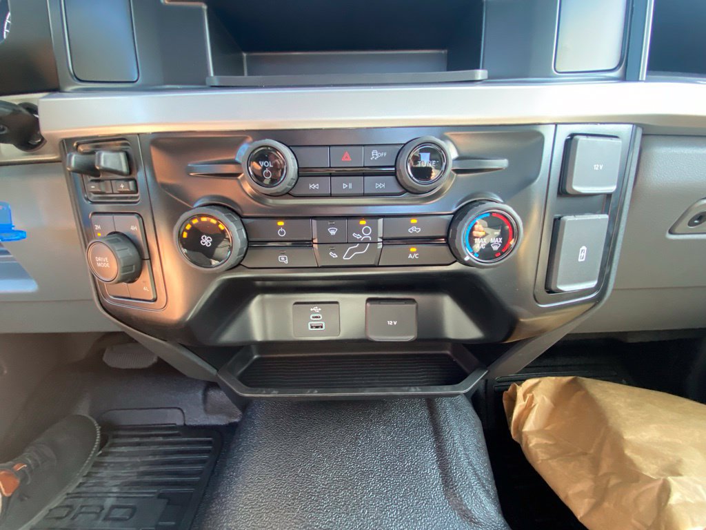New 2026 Ford F350 XL w/ XL Chrome Package AWD/4WD image 23