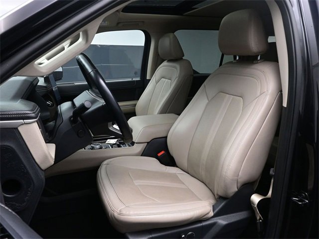Used 2024 Ford Expedition Limited image 19