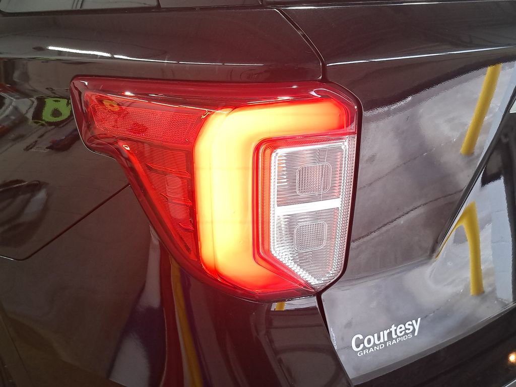 Used 2022 Ford Explorer 4WD w/ Class IV Trailer Tow Package image 35