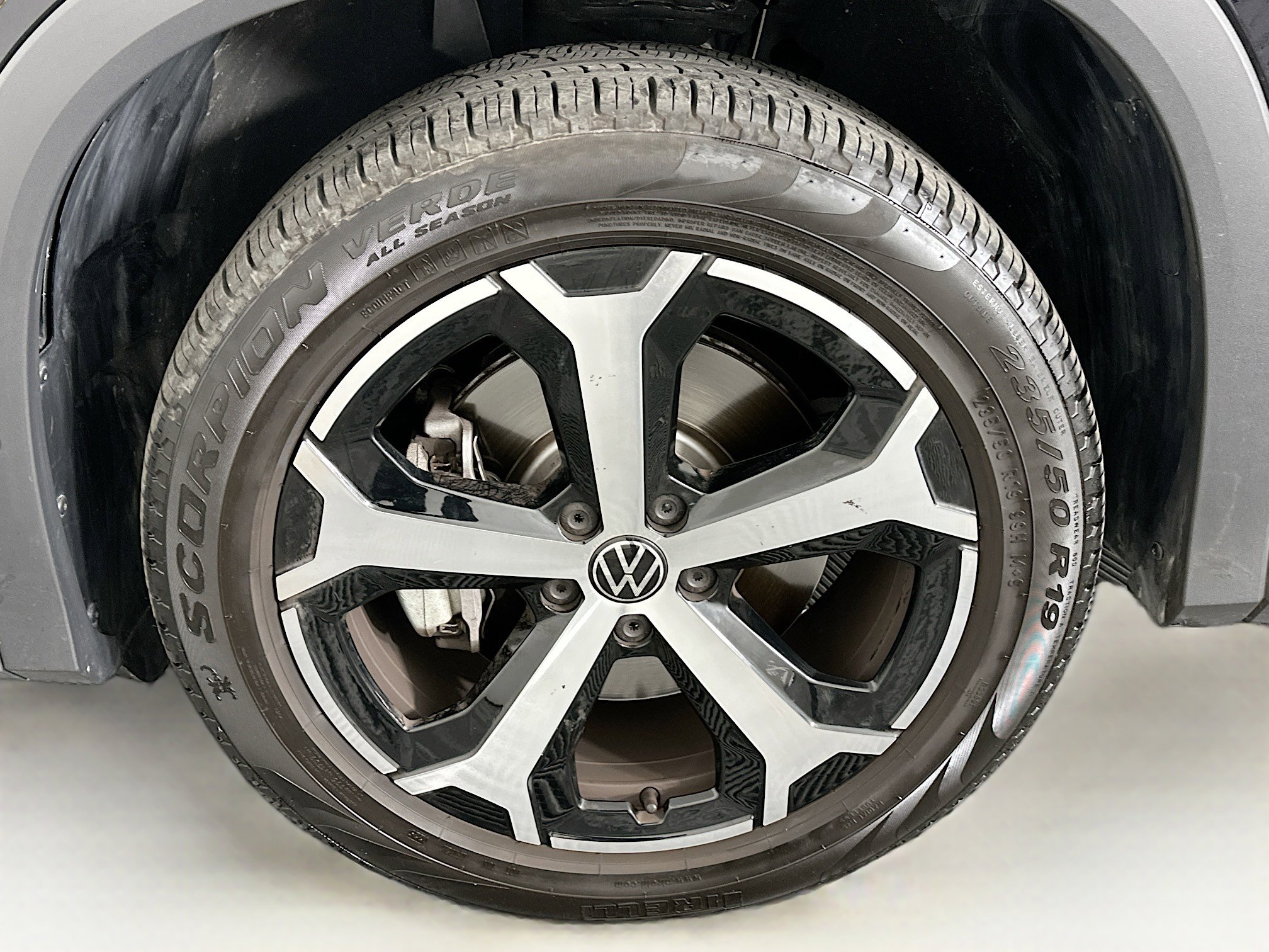 Used 2025 Volkswagen Tiguan SE image 11