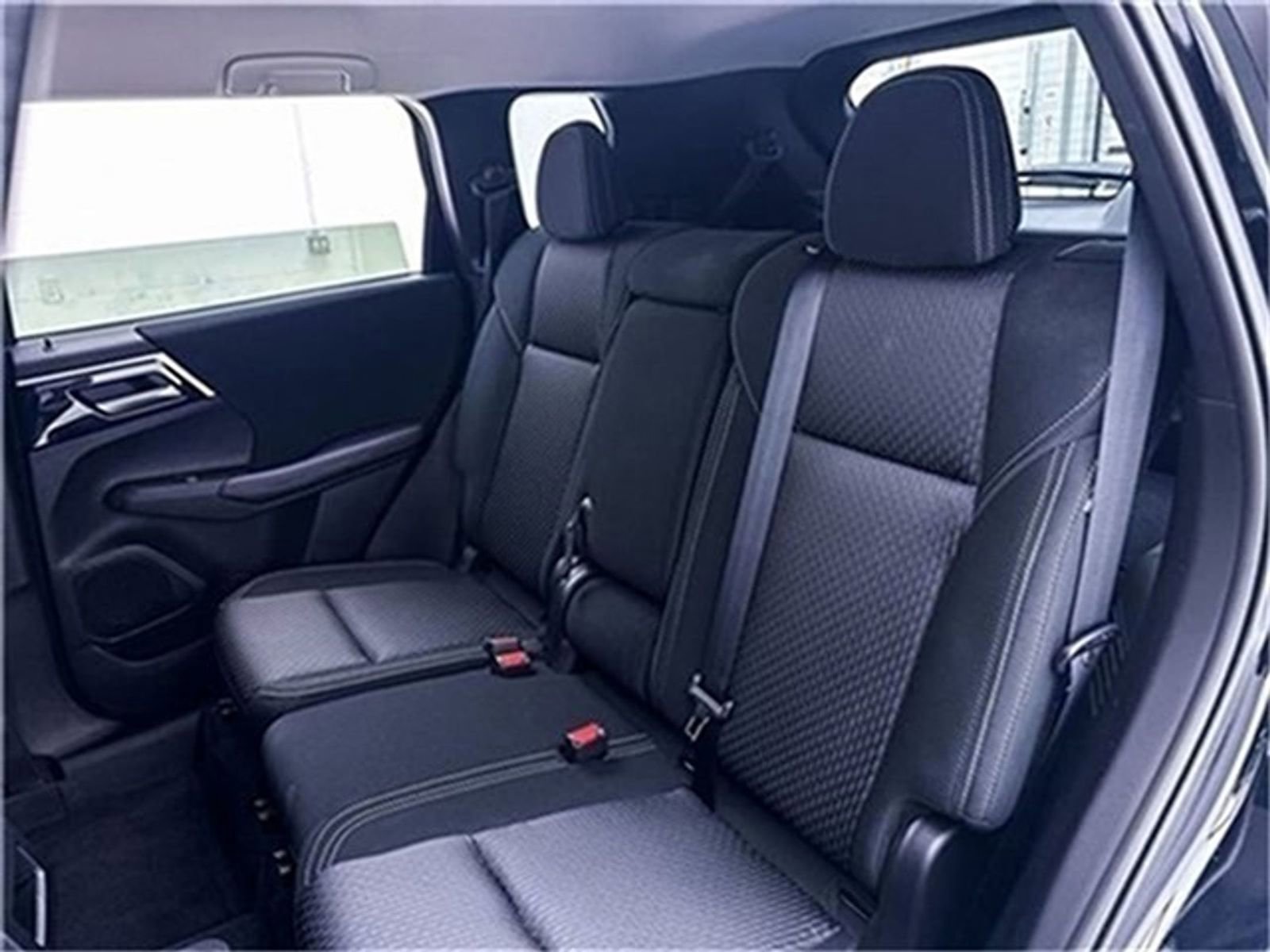 New 2025 Mitsubishi Outlander ES image 19