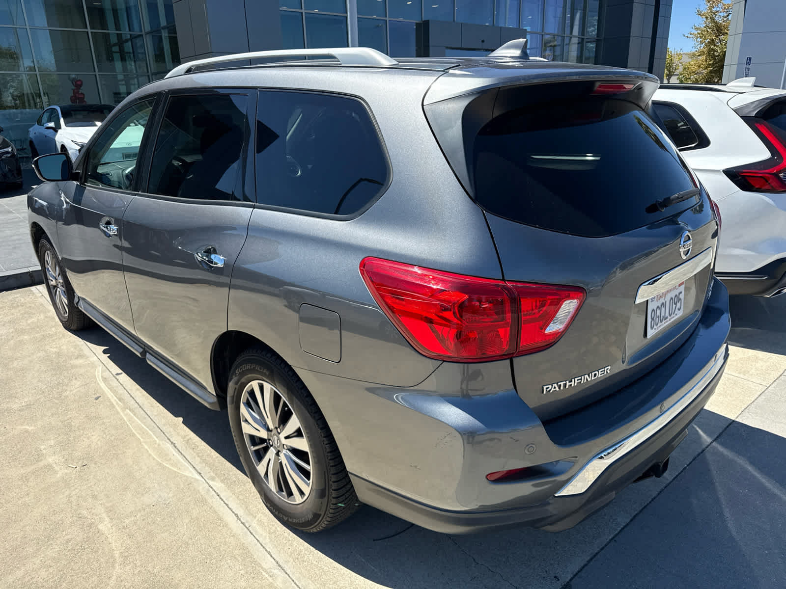 Used 2019 Nissan Pathfinder SV AWD/4WD image 11
