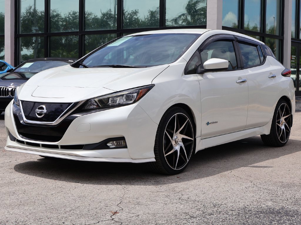 Used 2018 Nissan Leaf SV w/ SV Technology Package image 6