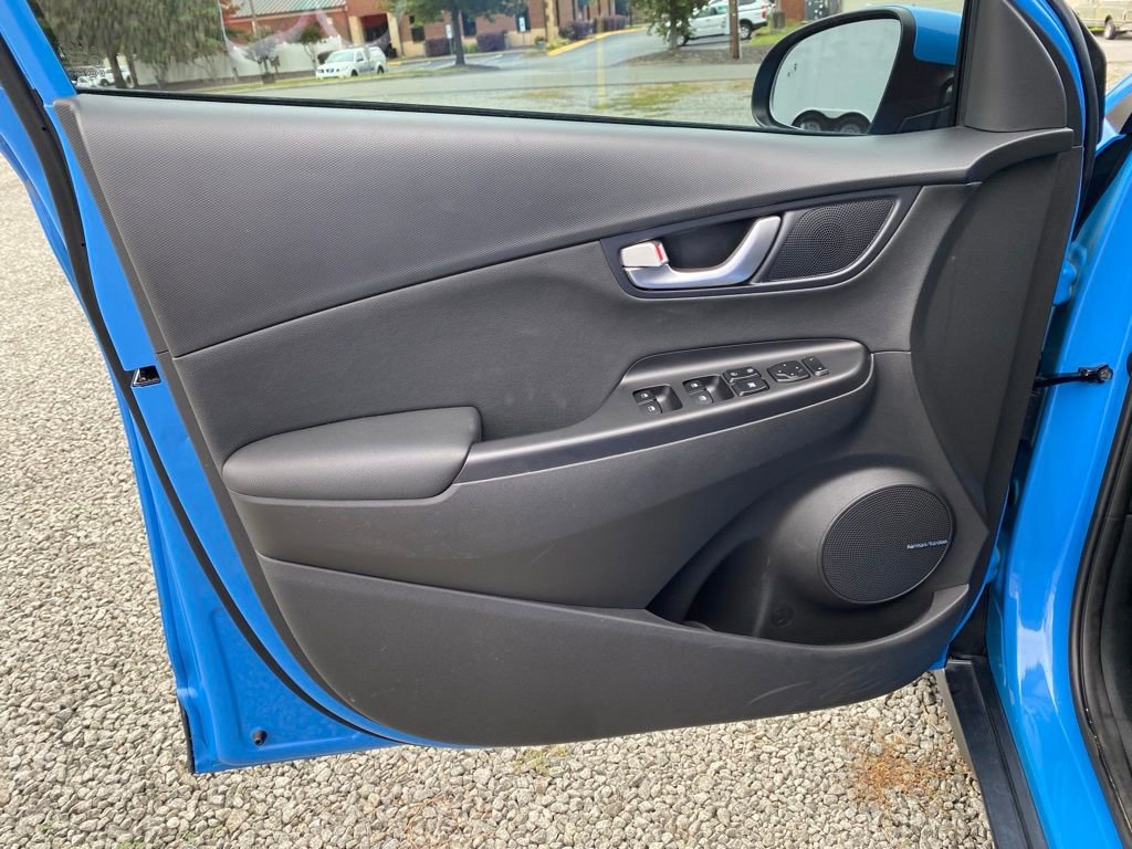 Used 2022 Hyundai Kona Limited image 10