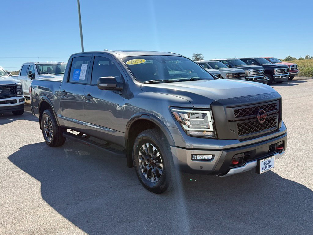 Used 2024 Nissan Titan PRO-4X w/ Pro-4x Convenience Package AWD/4WD image 2