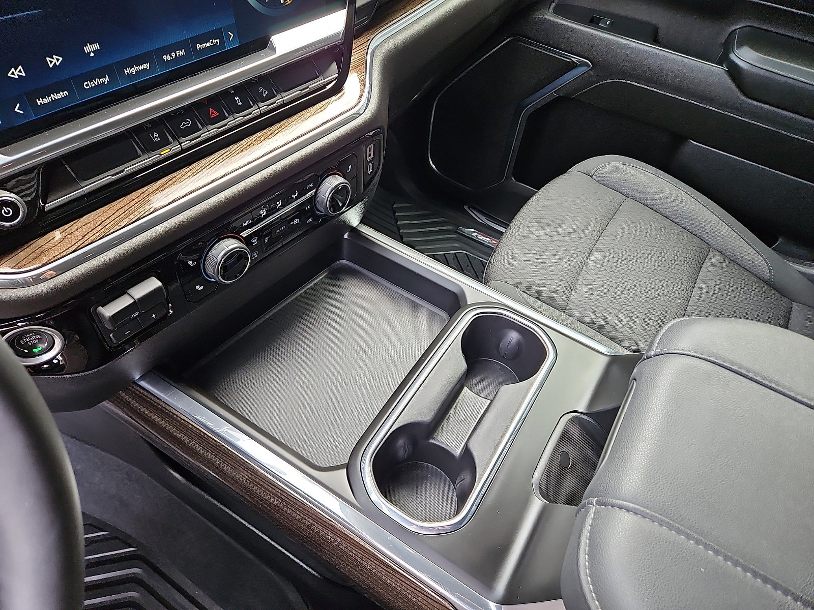 Used 2024 Chevrolet Silverado 2500 LT image 20