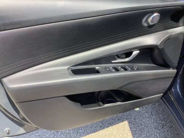 Certified 2024 Hyundai Elantra Blue FWD image 19
