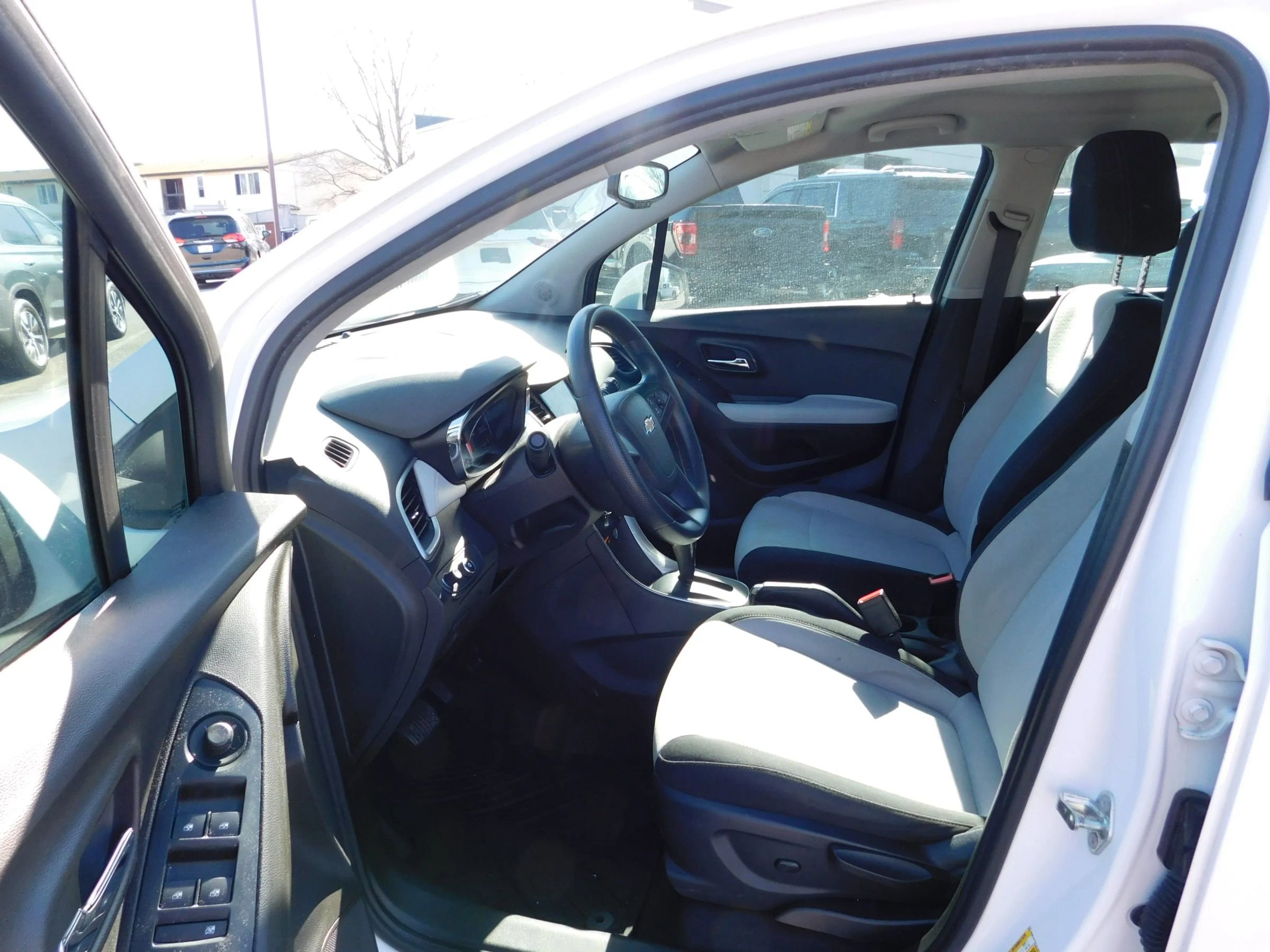 Used 2018 Chevrolet Trax LS image 12