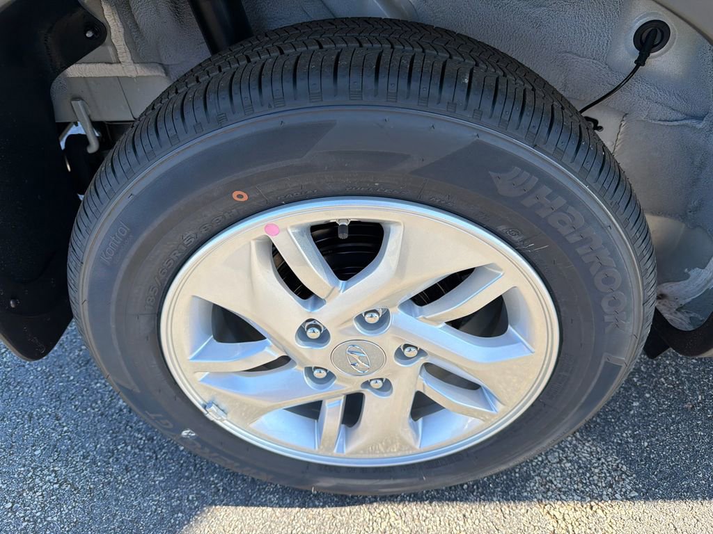 New 2026 Hyundai Venue SE image 17