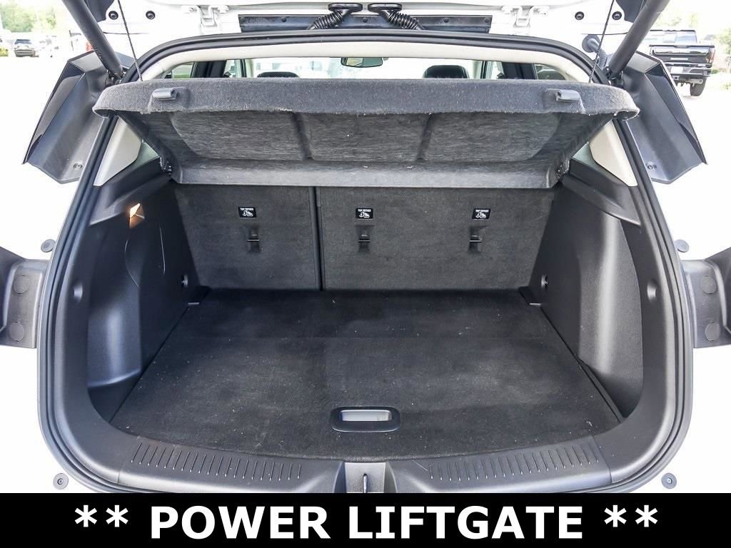 Used 2022 Buick Encore GX Essence w/ Experience Buick Package image 24