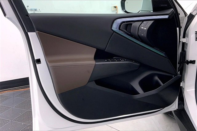 Used 2025 BMW X3 xDrive30i w/ Premium Package image 23