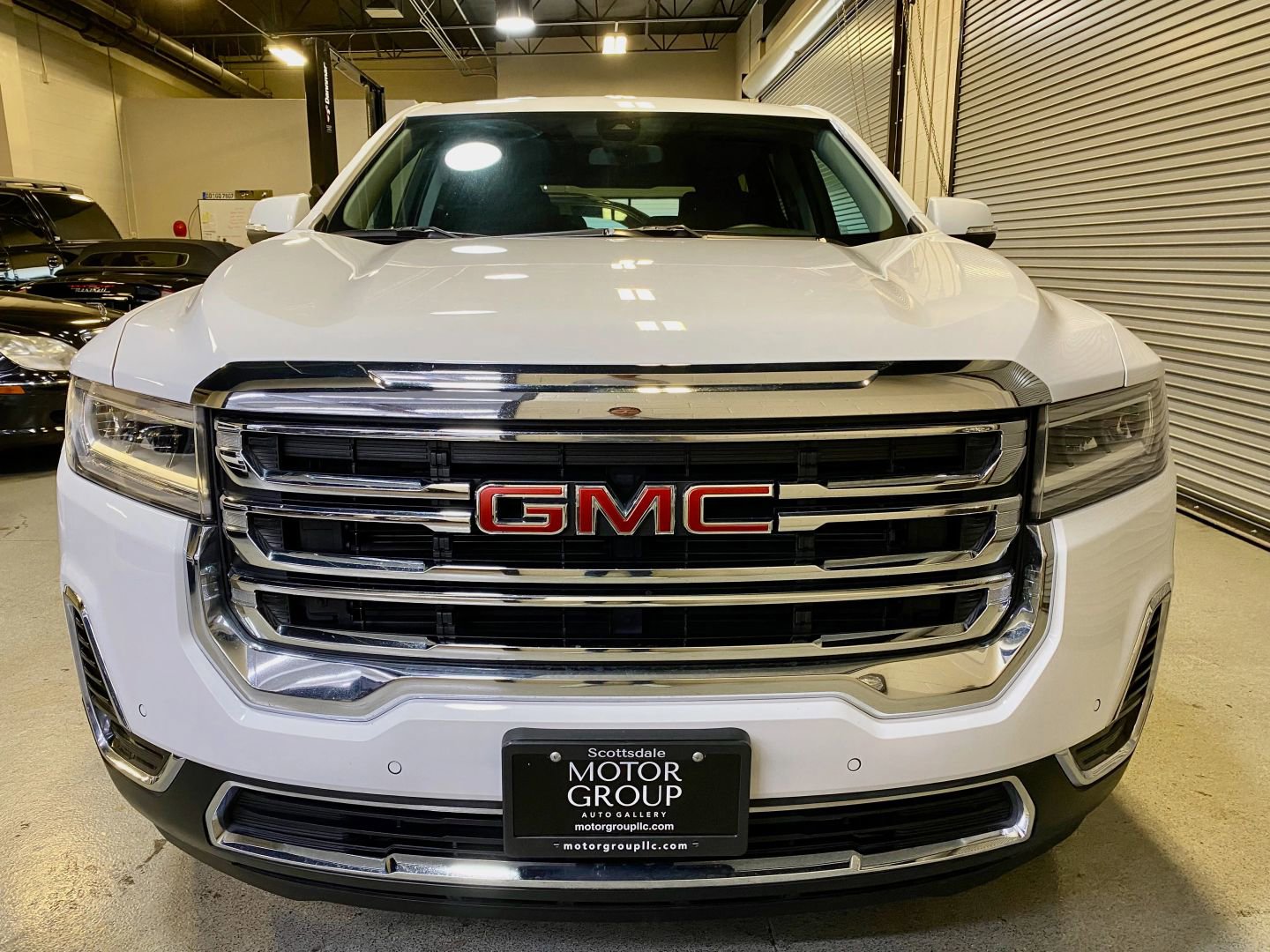 Used 2022 GMC Acadia SLE FWD image 4