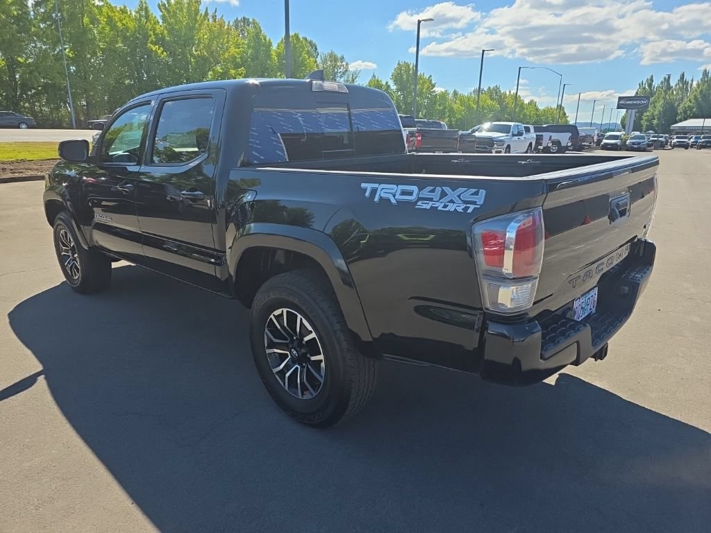 Used 2022 Toyota Tacoma TRD Sport AWD/4WD image 3
