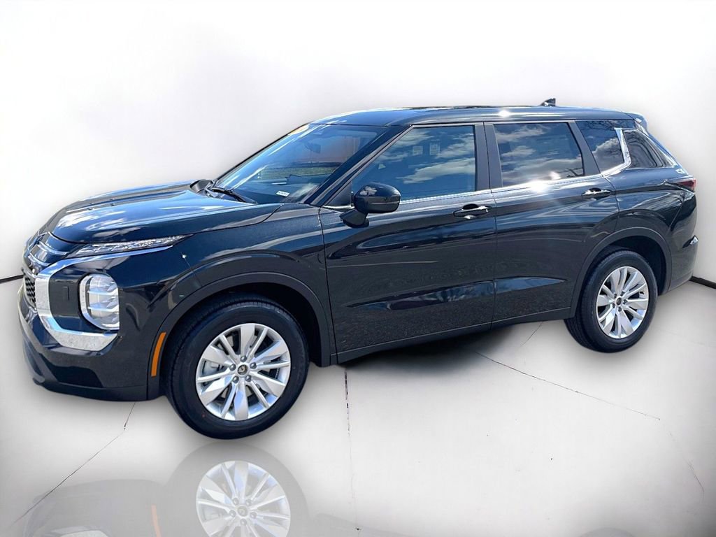New 2026 Mitsubishi Outlander ES image 2
