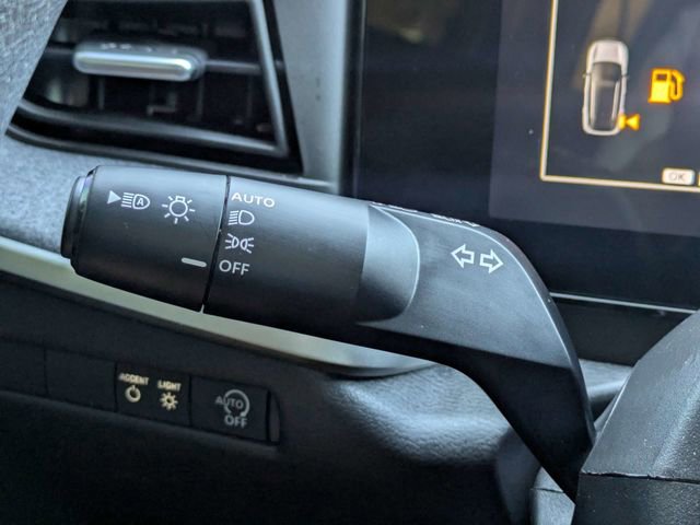 Used 2026 Nissan Kicks SV w/ SV Premium Package FWD image 27