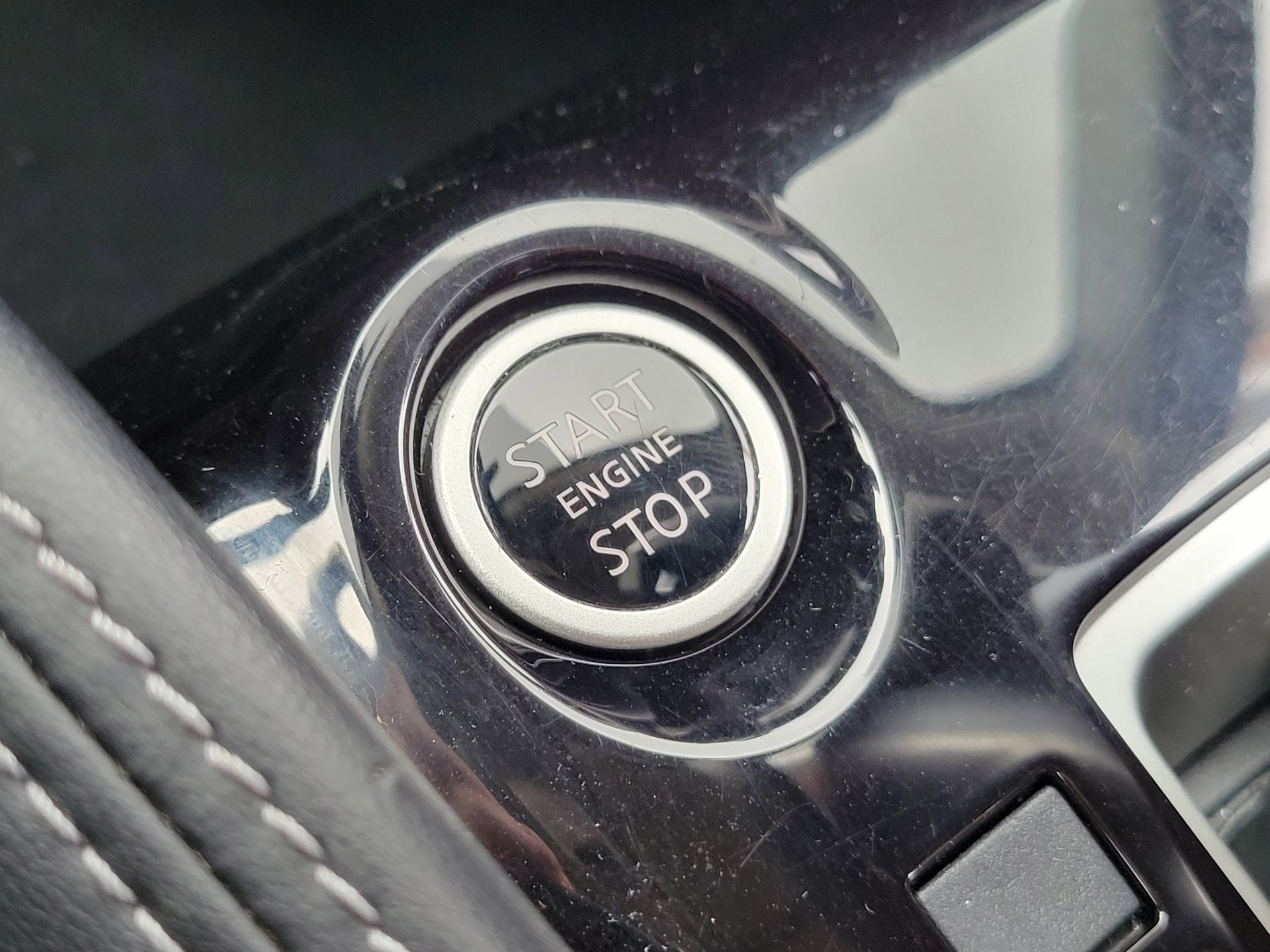 Used 2020 Nissan Kicks SR w/ SR Premium Package image 28