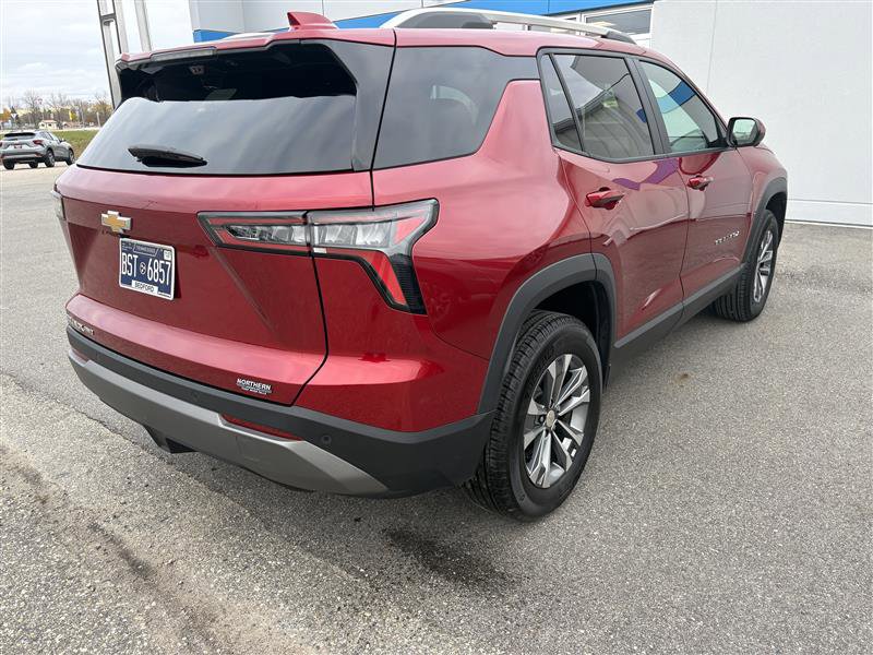 Used 2025 Chevrolet Equinox LT w/ Convenience Package II image 3