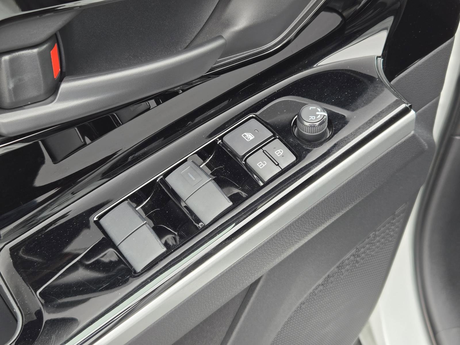 Used 2024 Toyota bZ4X FWD image 18