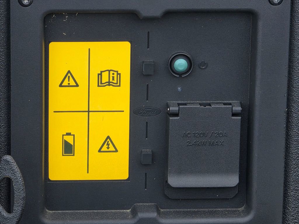 Used 2023 Ford F150 Lightning XLT image 30