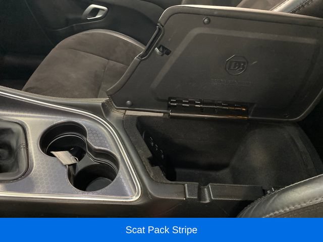 Used 2017 Dodge Challenger R/T Scat Pack w/ Leather Interior Group RWD image 11