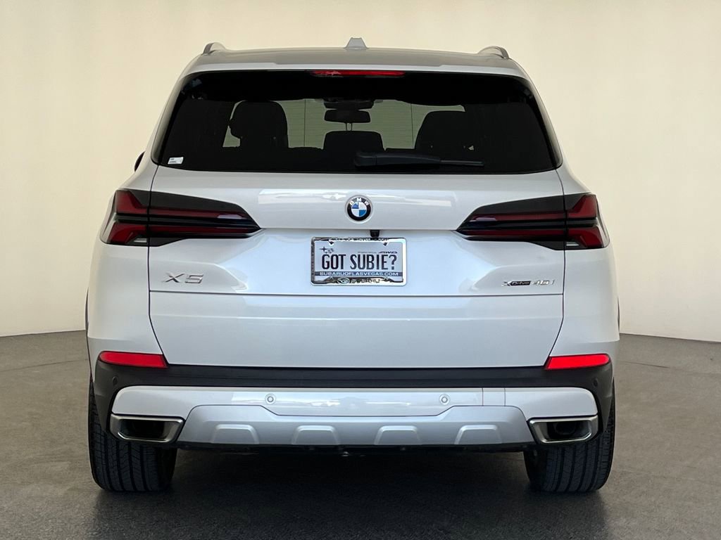 Used 2024 BMW X5 xDrive40i w/ Parking Assistance Package AWD/4WD image 5