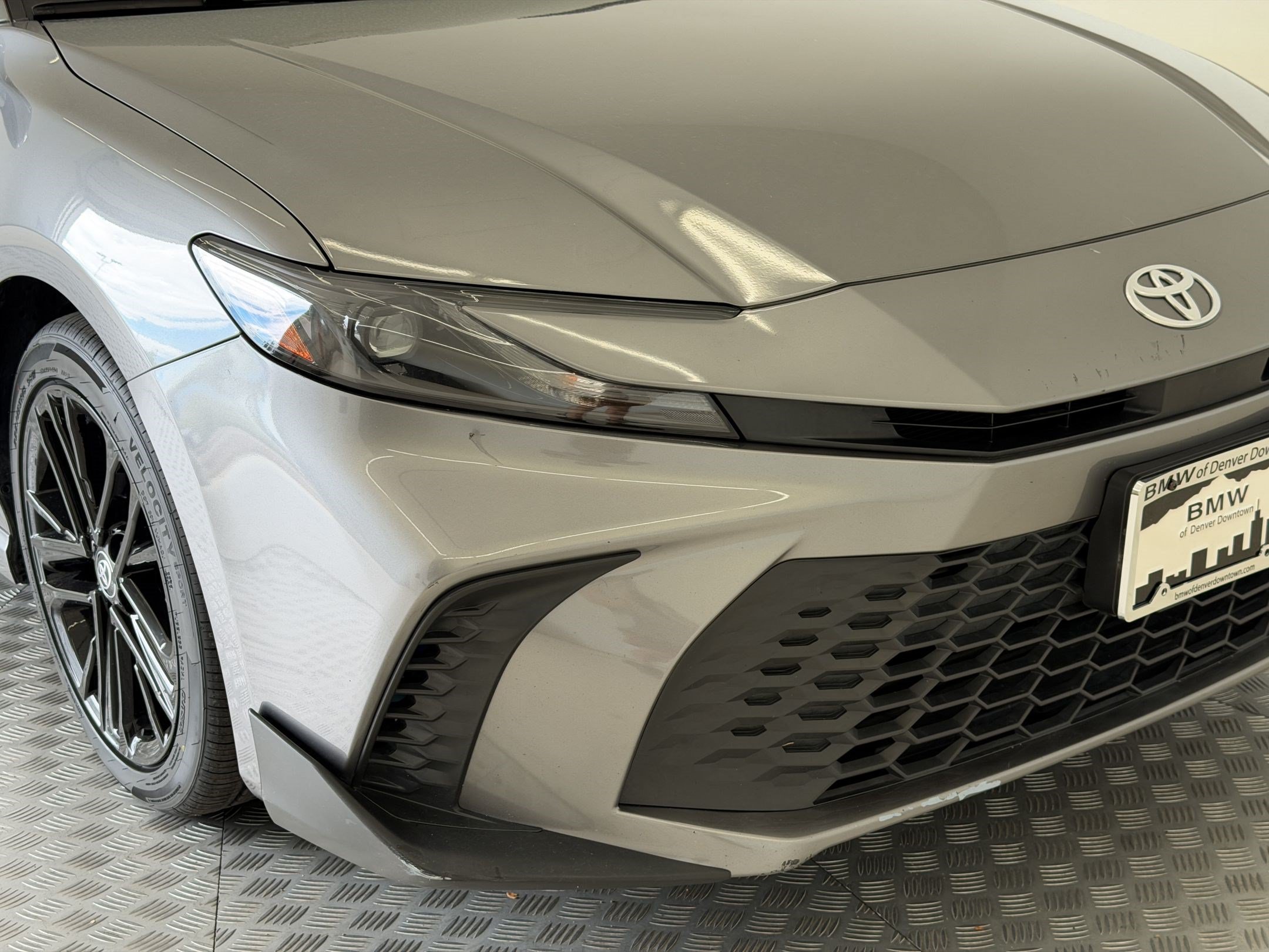 Used 2025 Toyota Camry SE FWD image 11