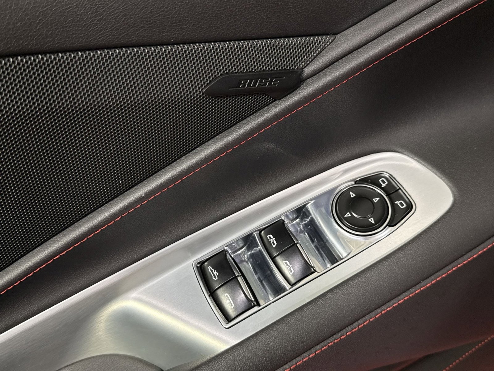 Used 2022 Chevrolet Corvette Stingray Convertible w/ Z51 Performance Package image 16