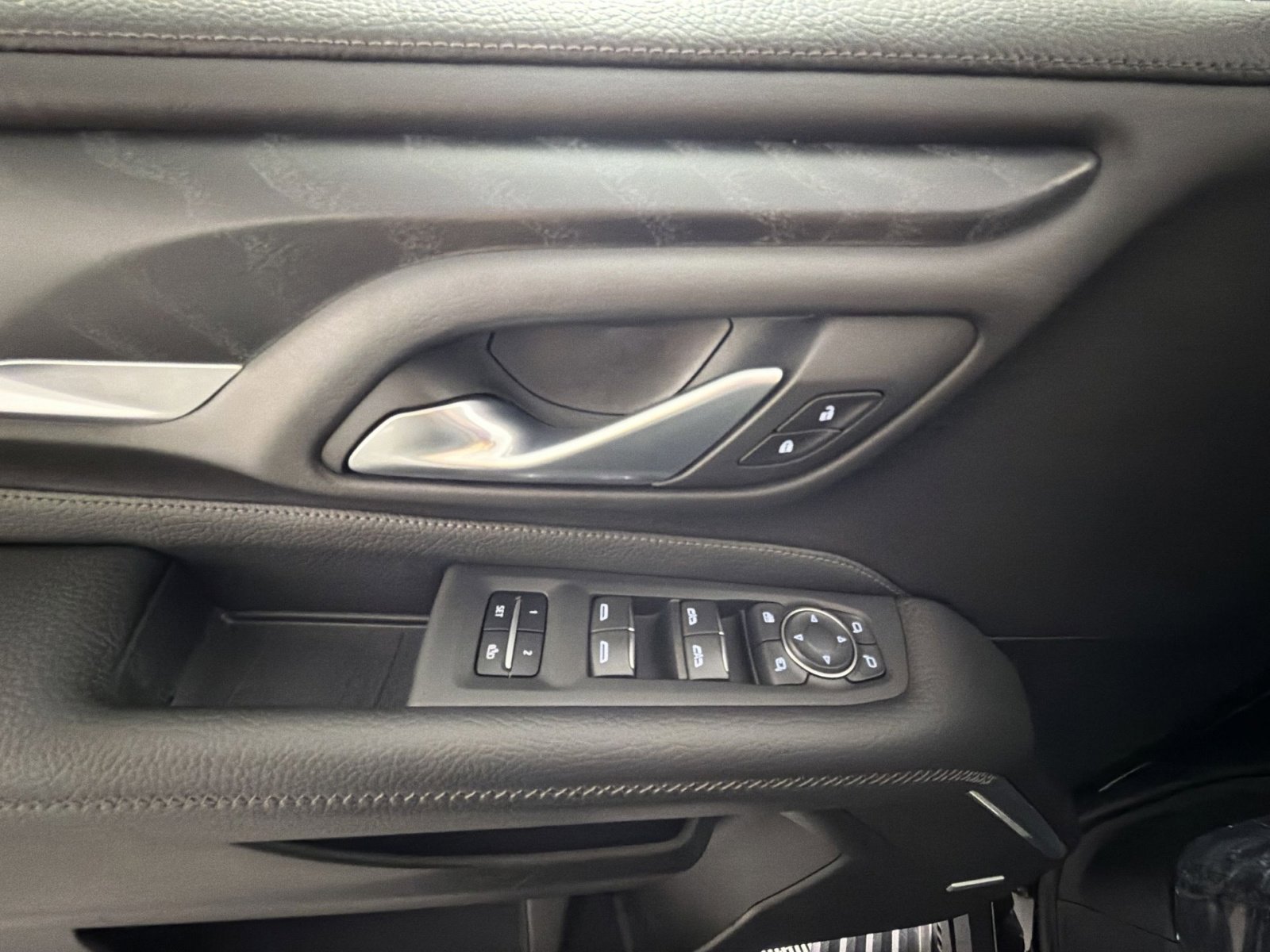 Used 2022 GMC Yukon Denali w/ Denali Premium Package image 15