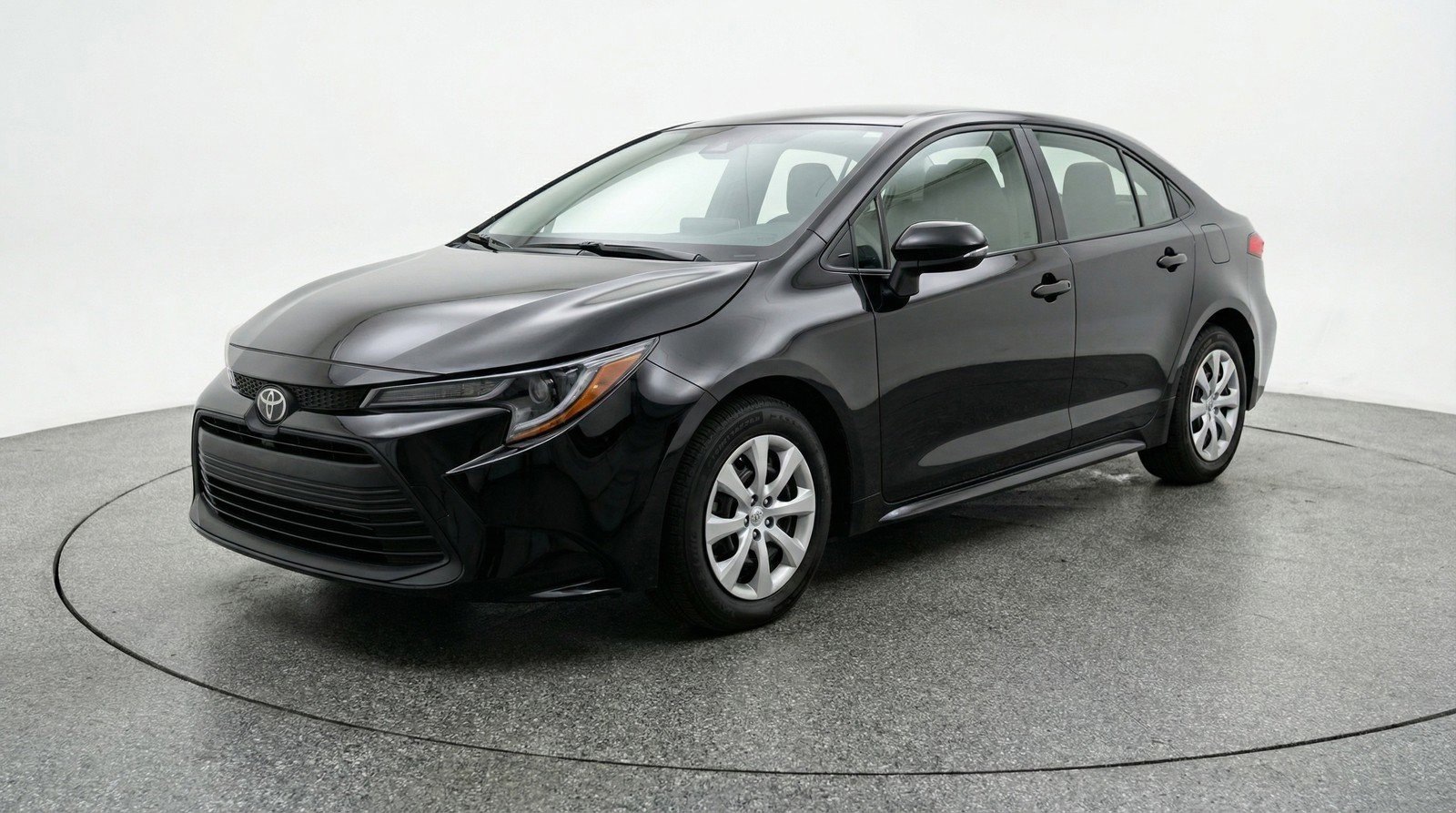 Used 2025 Toyota Corolla LE image 3