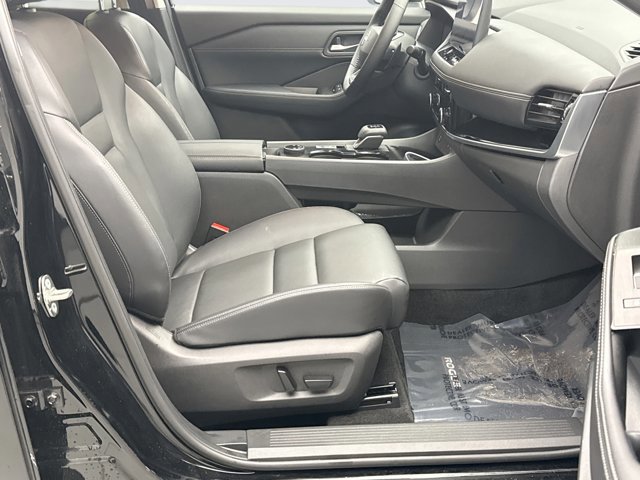 Used 2025 Nissan Rogue SL image 18