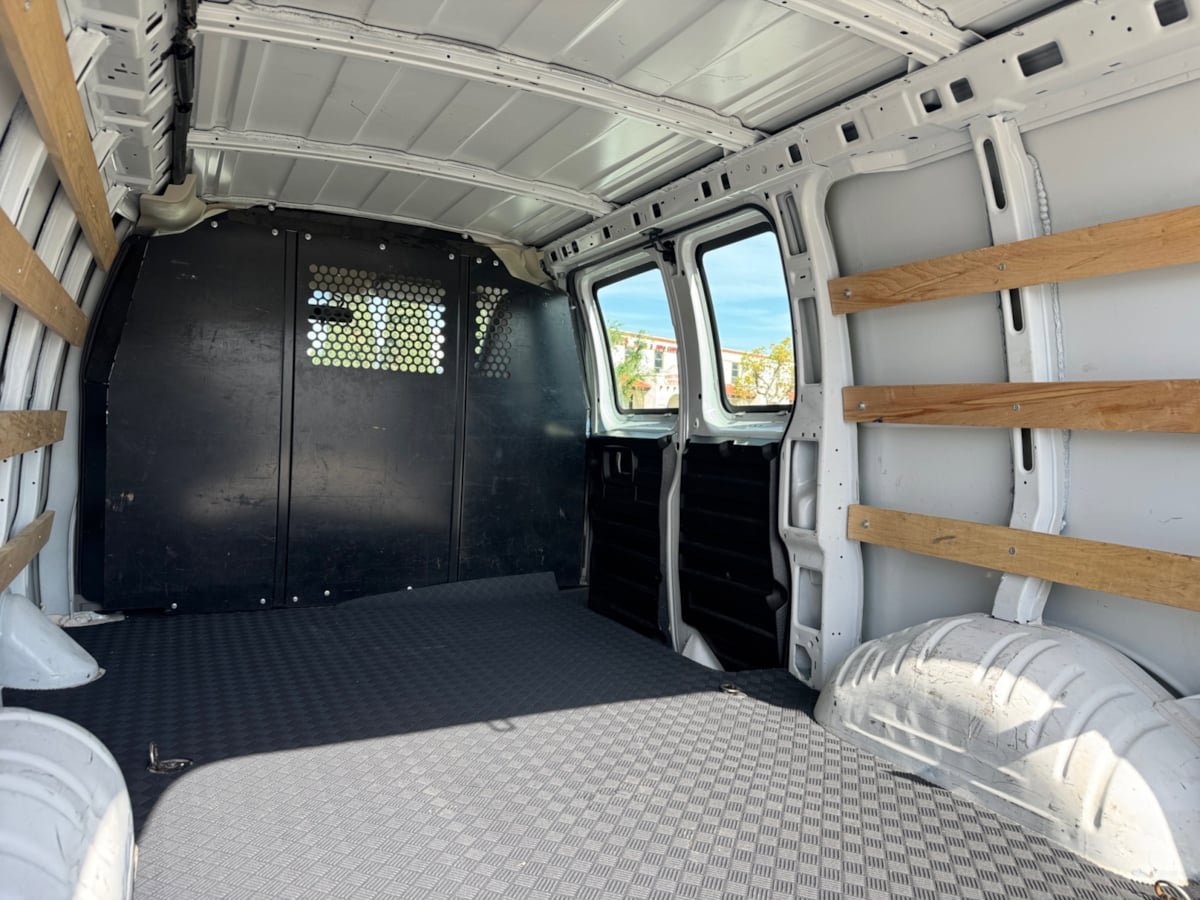 Used 2024 GMC Savana 2500 w/ Driver Convenience Package image 21