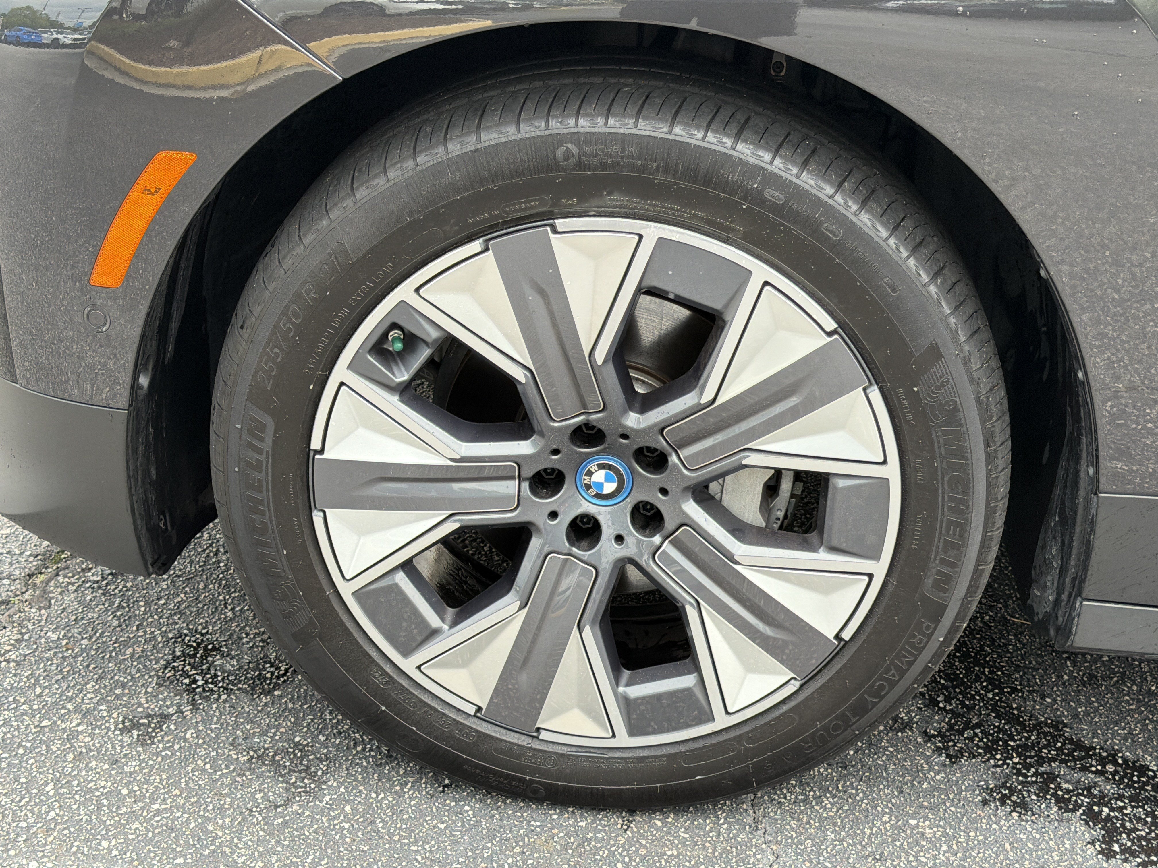 Certified 2024 BMW iX xDrive50 w/ Premium Package AWD/4WD image 27