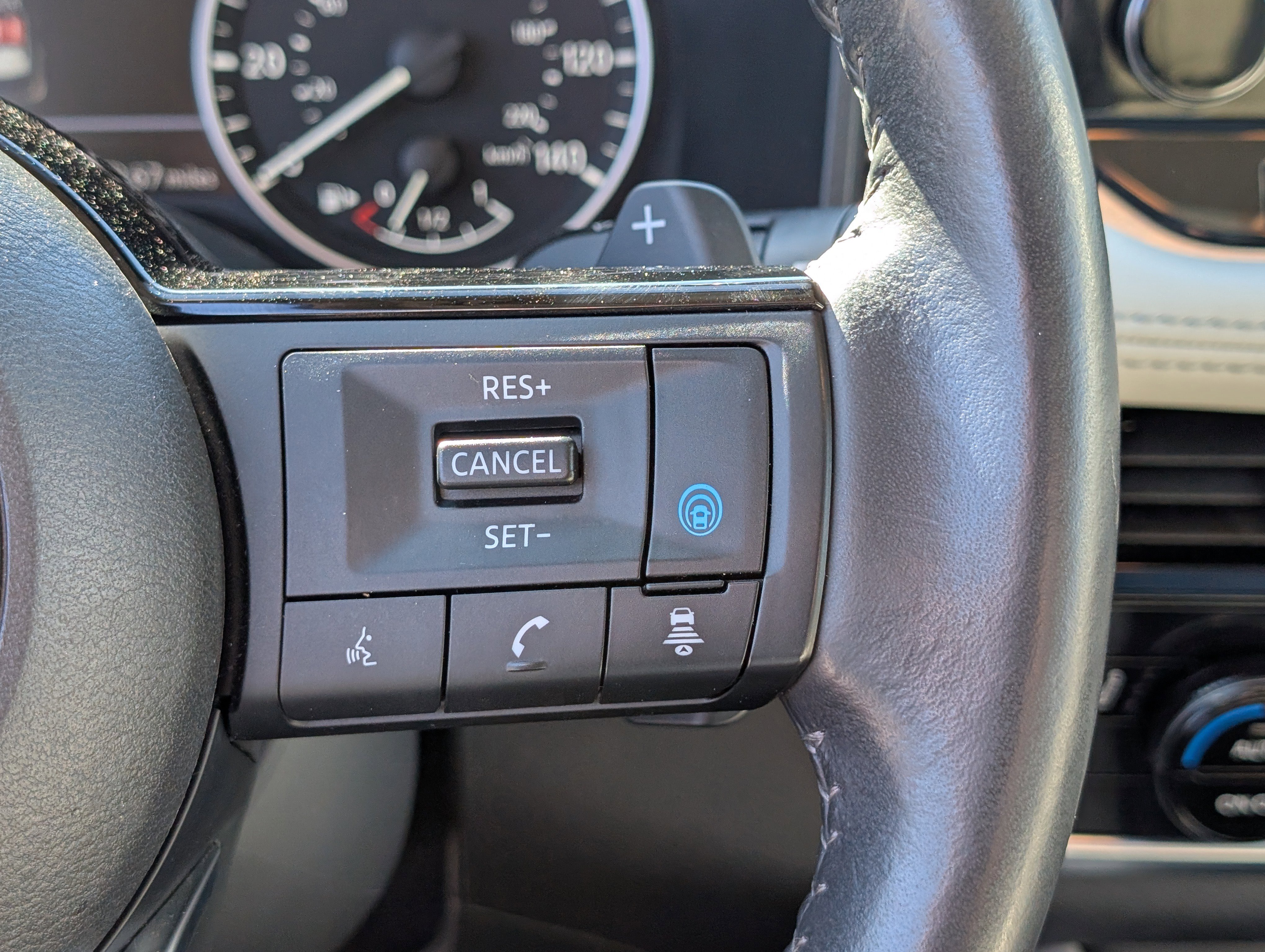 Used 2023 Nissan Rogue SL w/ SL Premium Package image 26