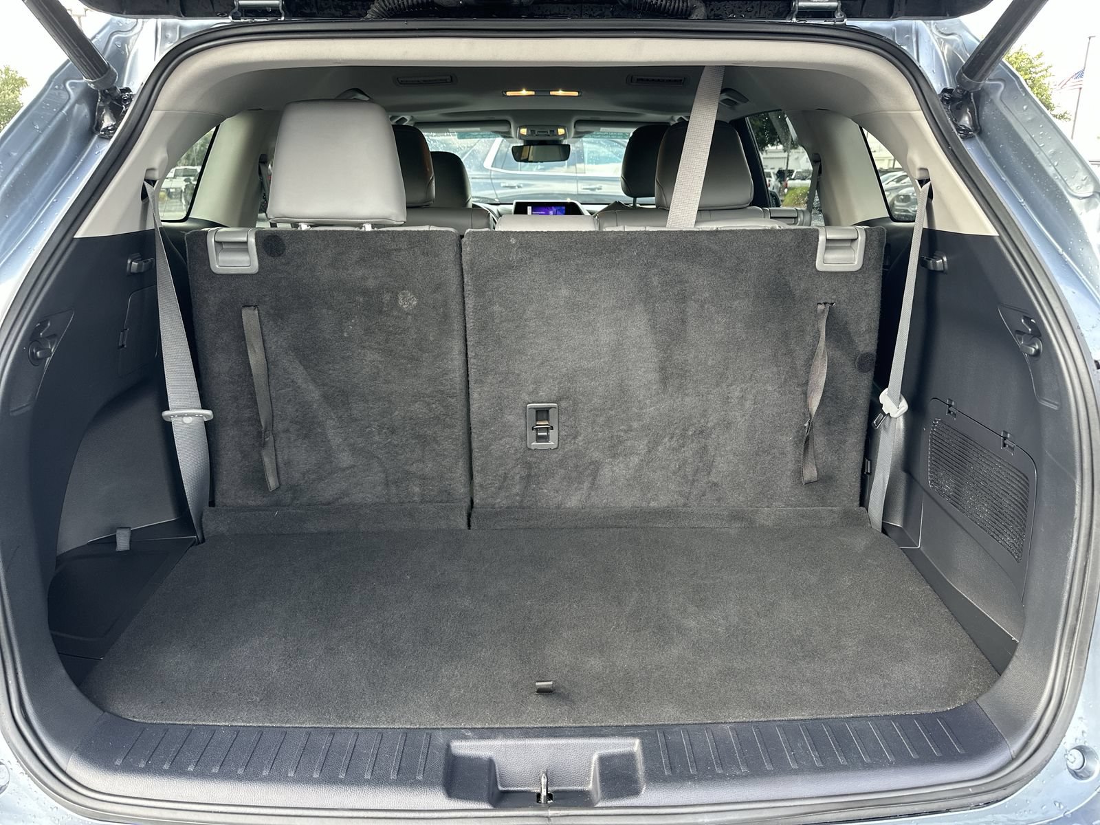 Used 2023 Toyota Highlander XLE FWD image 33