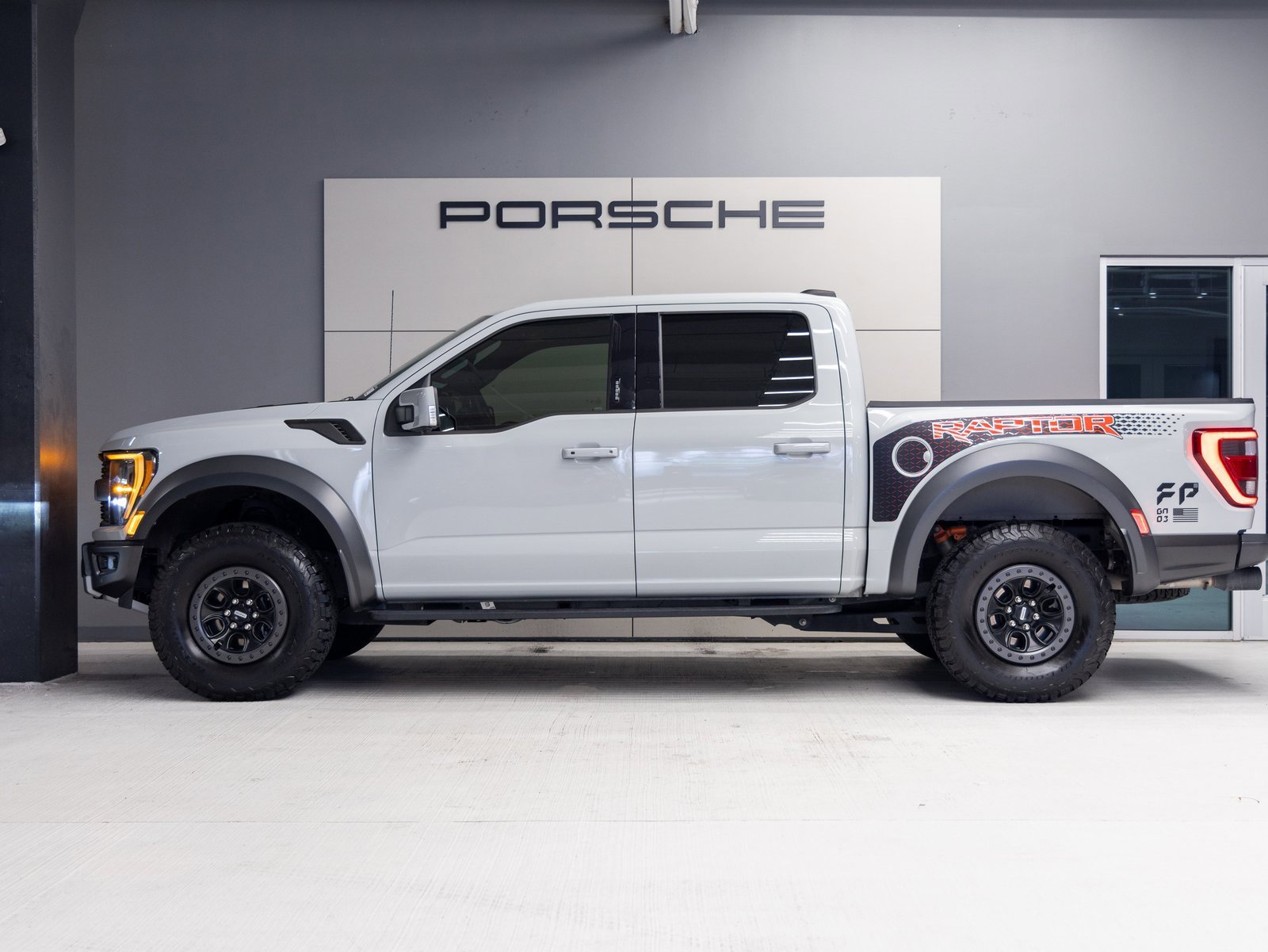Used 2023 Ford F150 Raptor image 2