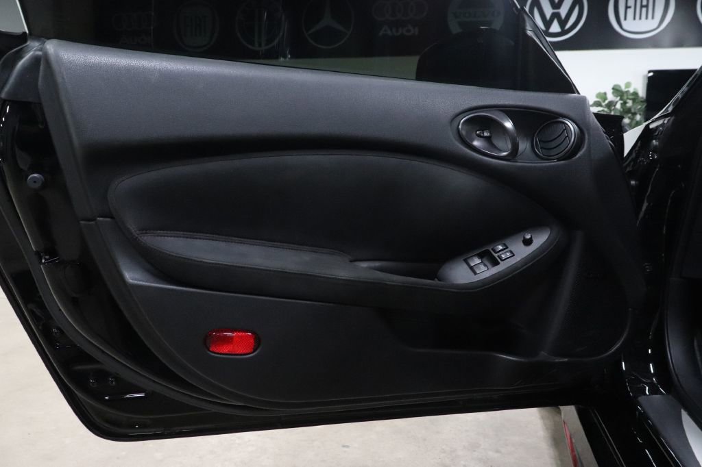Used 2020 Nissan 370Z NISMO image 9