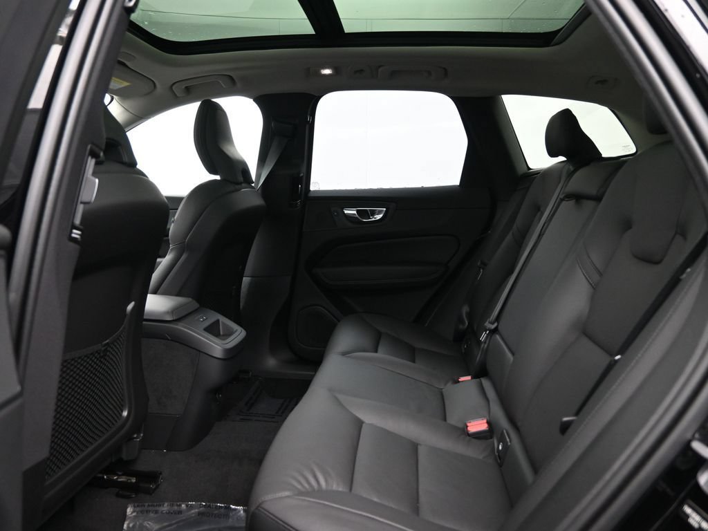 Used 2025 Volvo XC60 B5 Plus w/ Protection Package Premier AWD/4WD image 34