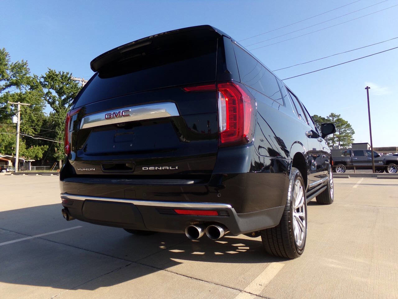 Used 2021 GMC Yukon XL Denali w/ Denali Premium Package image 40