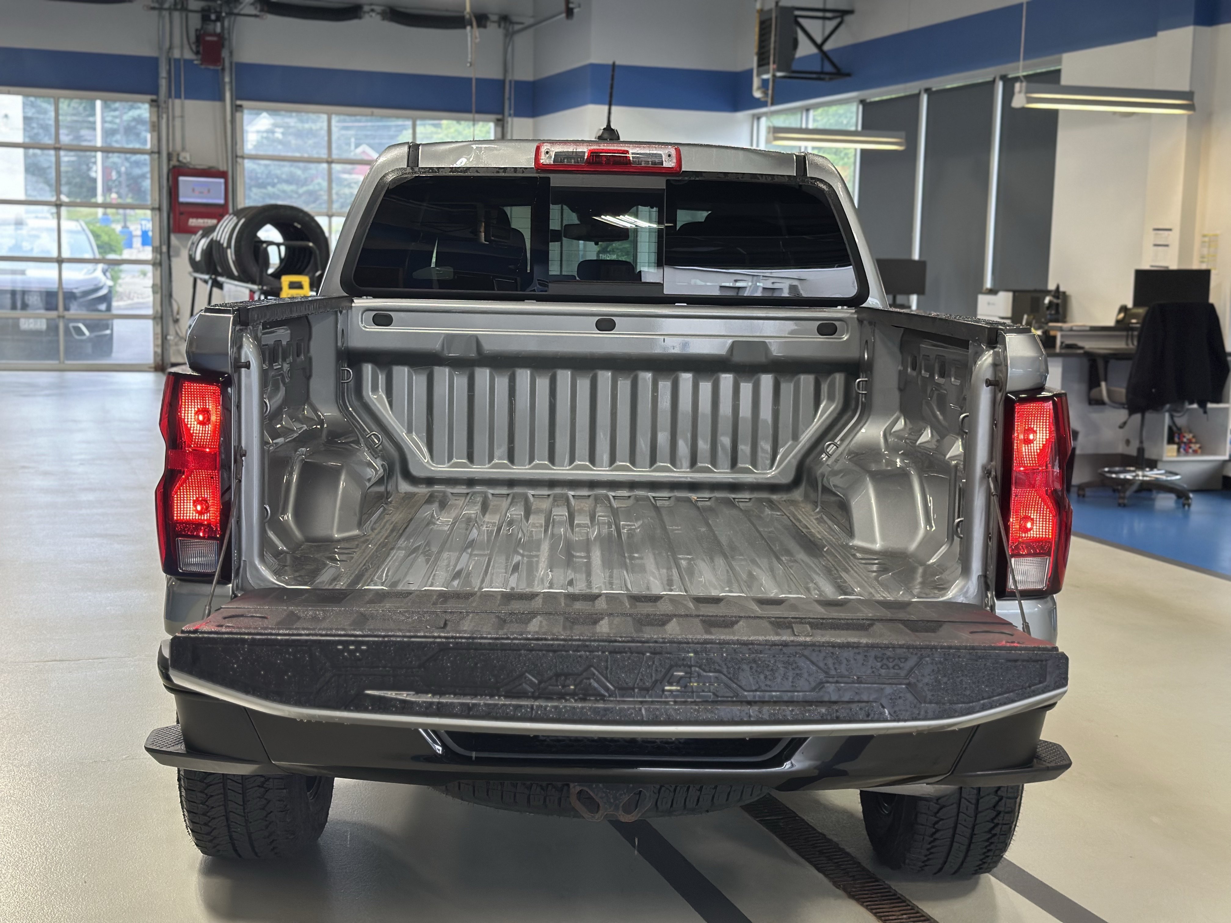 Used 2024 Chevrolet Colorado Trail Boss AWD/4WD image 7