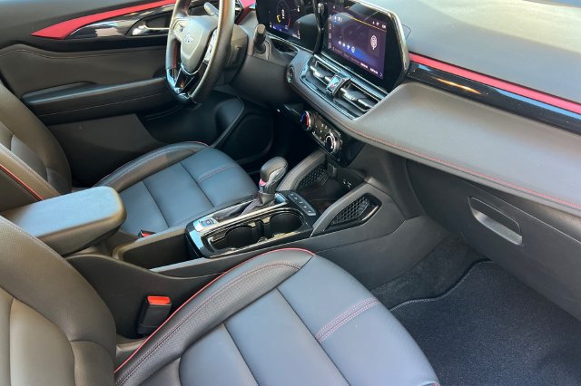 Used 2025 Chevrolet TrailBlazer RS w/ Driver Confidence Package FWD image 19