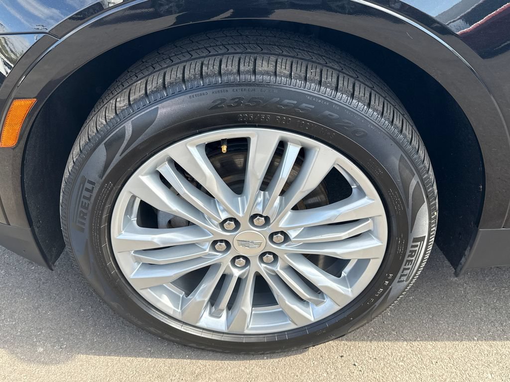 Used 2017 Cadillac XT5 Premium Luxury w/ Advanced Security Package FWD image 7