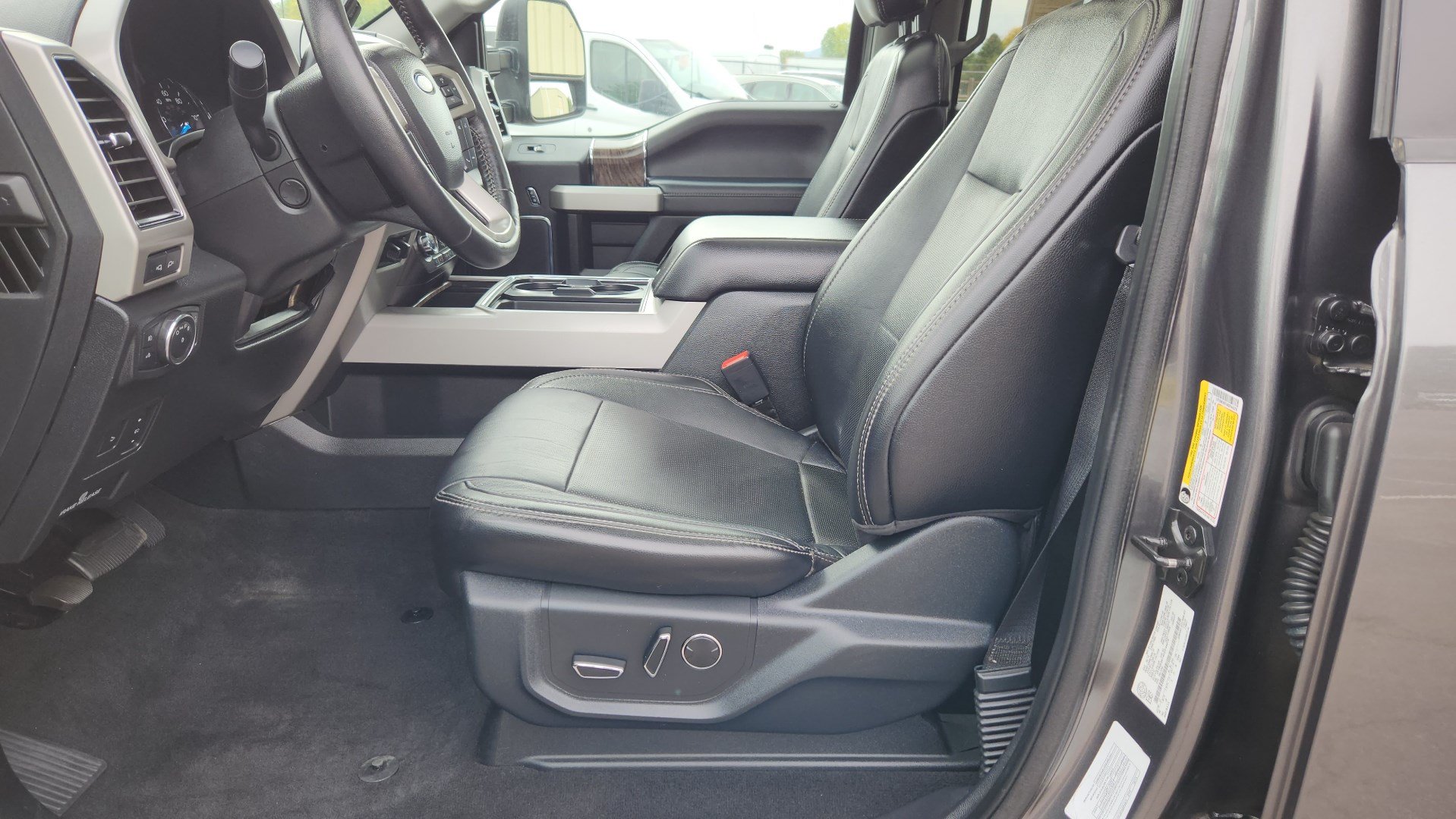Certified 2019 Ford F350 Lariat AWD/4WD image 19