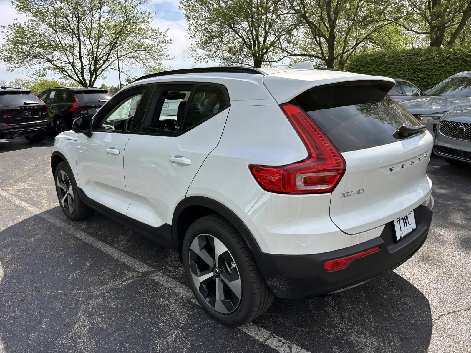 New 2026 Volvo XC40 B5 Core w/ Protection Package Premier AWD/4WD image 7
