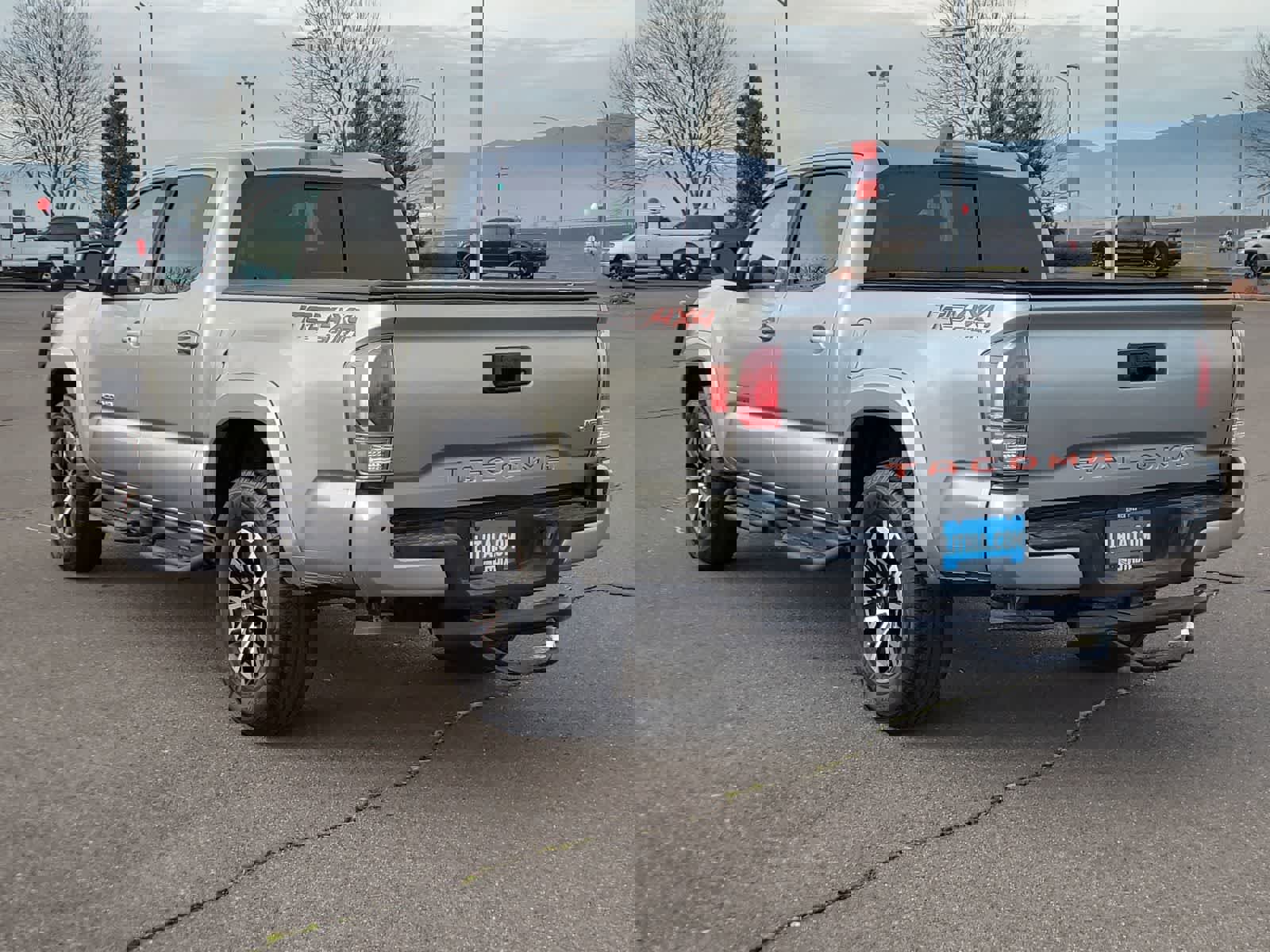 Used 2022 Toyota Tacoma TRD Sport w/ Technology Package image 12