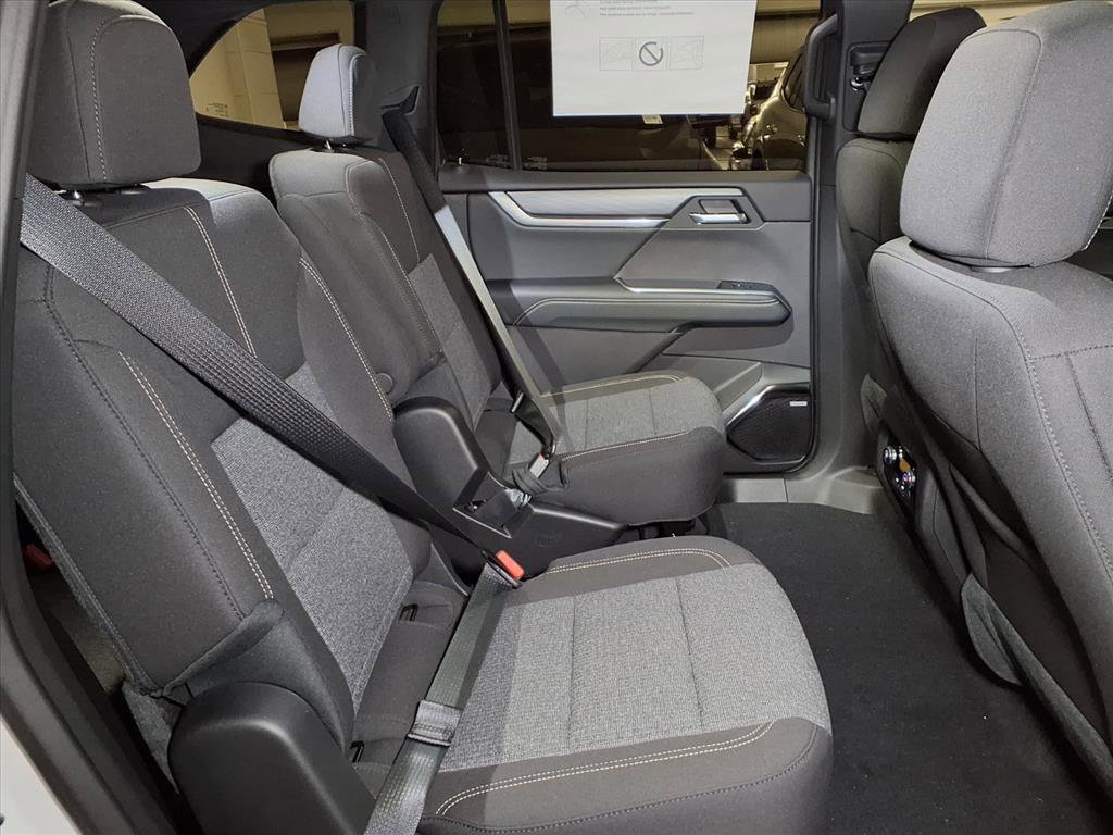 New 2026 GMC Acadia Elevation image 7