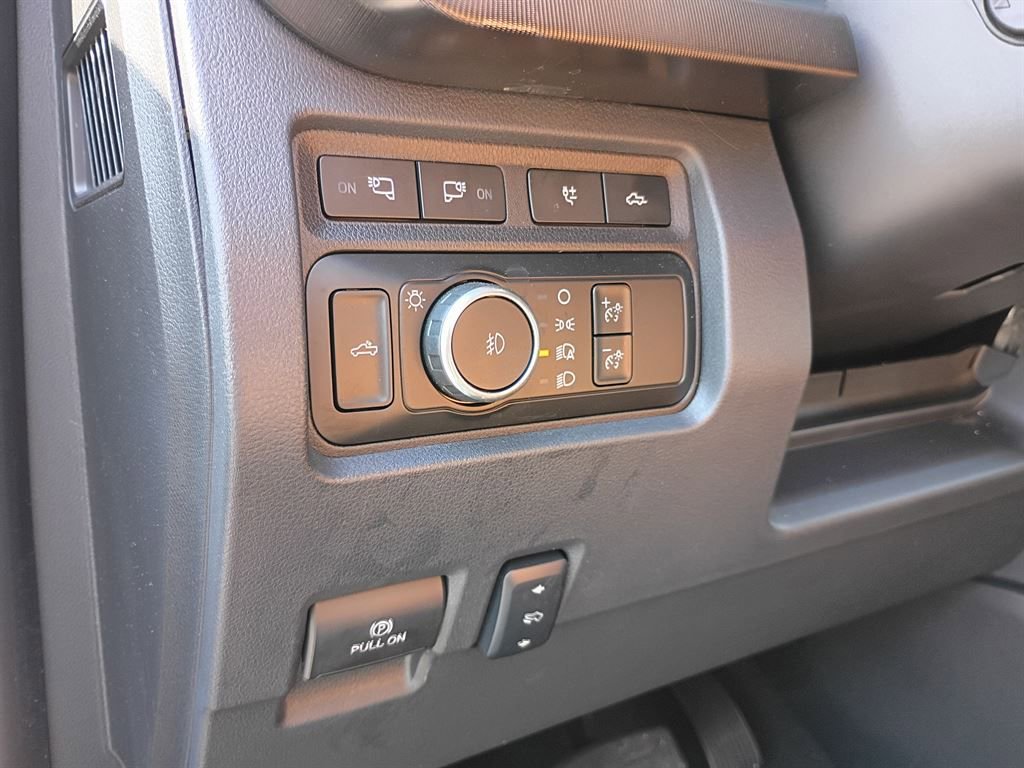 Used 2024 Ford F250 Platinum image 17