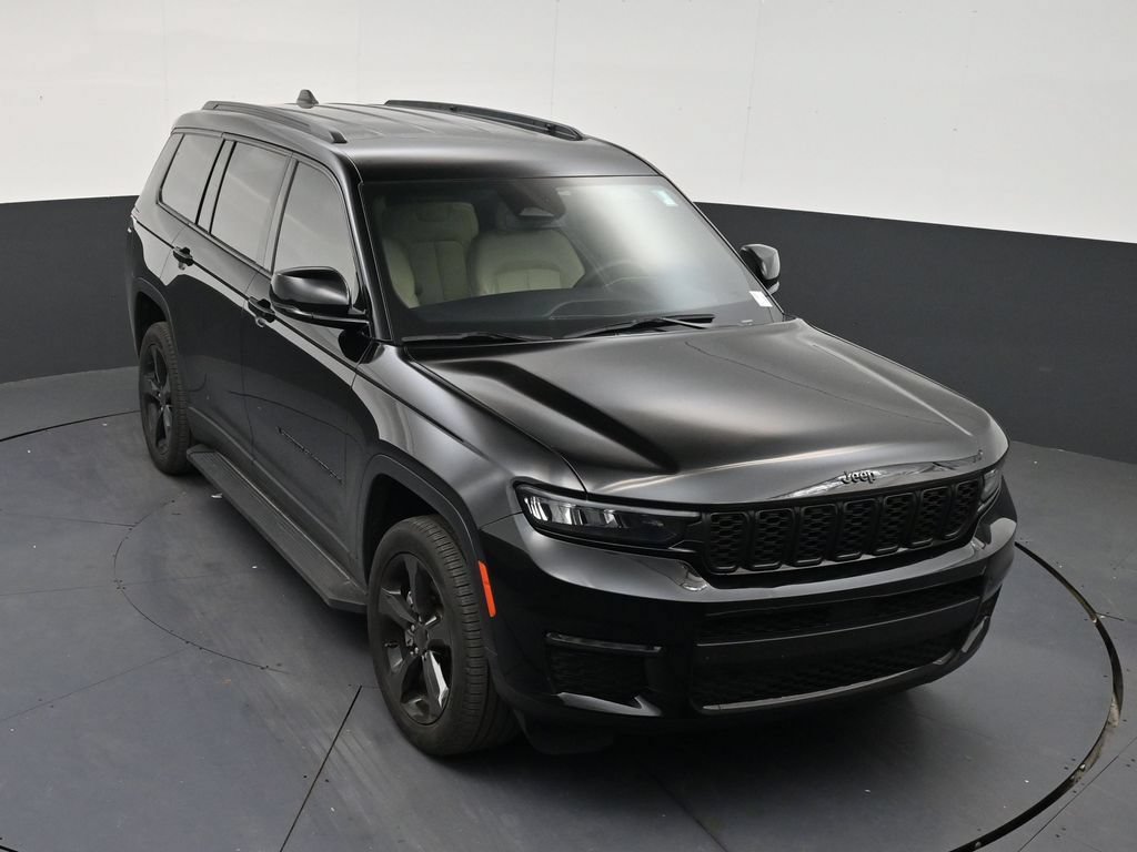 Used 2024 Jeep Grand Cherokee L Limited w/ Black Appearance Package AWD/4WD image 17